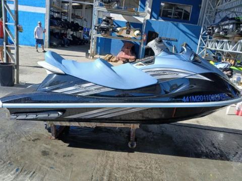Vendo JET SKI Yamaha 2011 VX Cruiser 1100 160h de uso