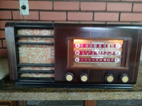 Rádio valvulado Vasquesound