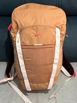 Mochila Nike Swoosh Beige 27L Unissex