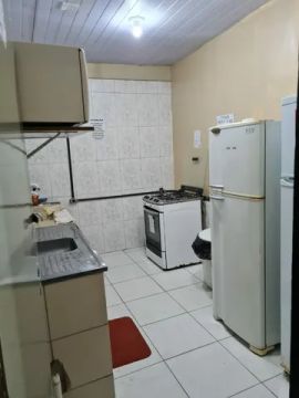 ALUGA-SE QUARTO COM BANHEIRO 