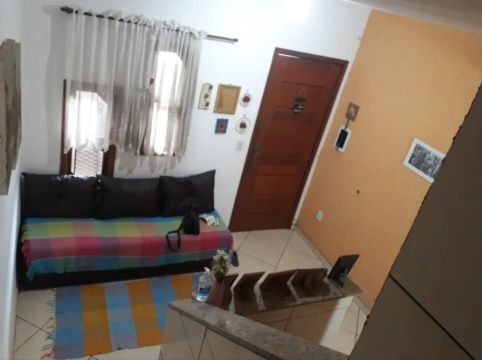 Alugo casa kitnet triplex aquarius Cabo frio 