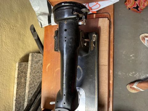 Máquina de Costura Singer Antiga