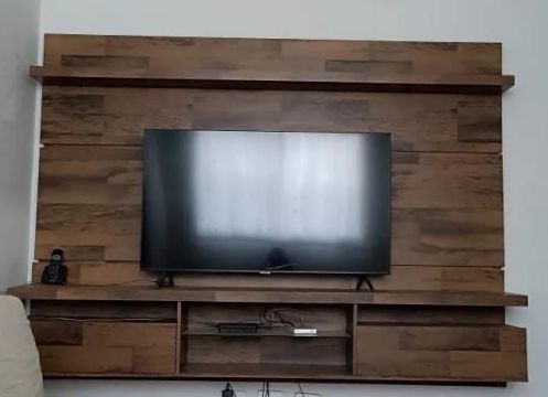 Rack para TV com Painel em Madeira