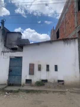 VILA DE 3 KITNETS PRÓXIMO AO ANEL DE CONTORNO 