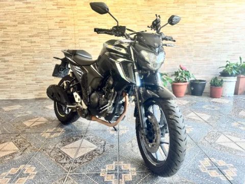 YAMAHA FAZER 250 PRETA 2018 - SEMINOVA
