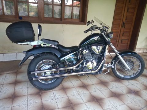 Shadow 600 ano 2004
