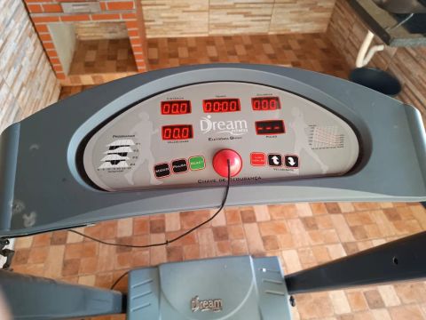 Esteira Elétrica Dream Fitness Bivolt