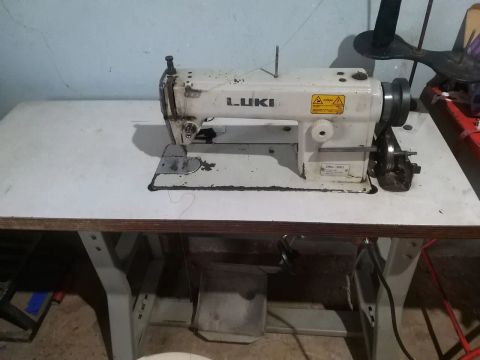 Máquina de Costura Industrial LUKI DDL-550