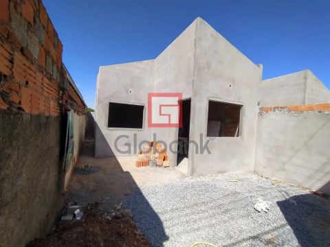 Casa em Montes Claros, no bairro Conjunto Residencial JK, à venda.