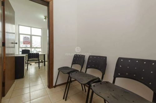 Serra - Sala(s) à venda na Anuar Donato