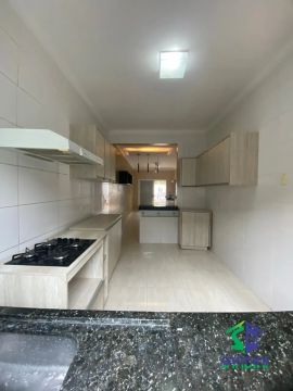 Sobrado 2 Suítes e 2 Garagens - Financia!!