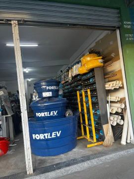 Vende- Se ferragista completa