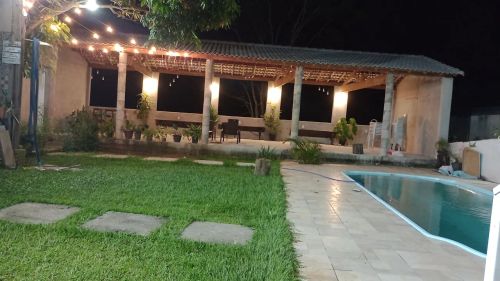 Casa com piscina e área gourmet para aluguel