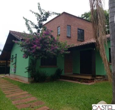 Casa 2 suítes com vaga de garagem no bairro Nossa Senhora de Fátima em Gramado