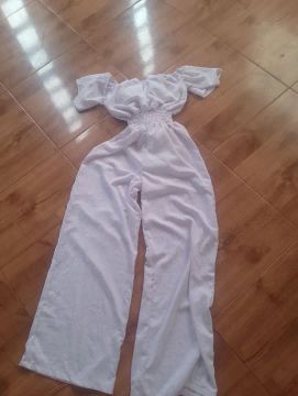 Macacão branco de renda para mulher nunca usa 