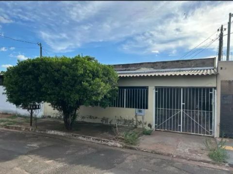 F. Casa á venda no Bairro Alvorada