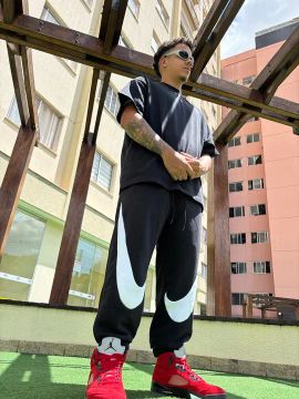 Calça Nike com Swoosh Branco