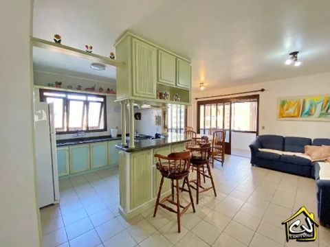 Páscoa/Balonismo 2025 - Apartamento c/ 2 Quartos (1 c/ AR) - 2 Quadras Mar - Praia Grande
