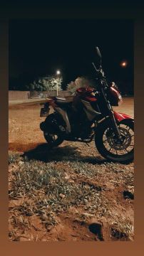 Motocicleta Yamaha Fazer 250cc - Vermelha
