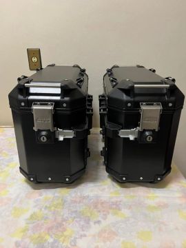 Bau lateral Givi outback trekker