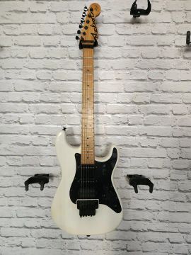 Guitarra Jackson Adrian Smith signature- Preta e Branca - Ótimo Estado