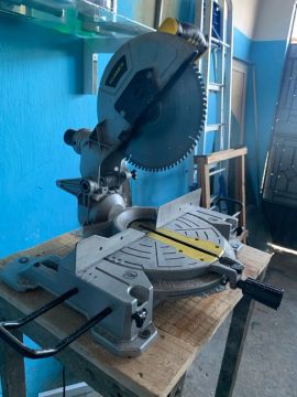 Serra meia esquadria Hammer 10'' em ótimo estado!