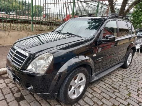 Suv Rexton Top