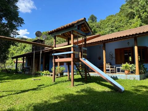Encantador sítio, com cascata e mata nativa na Serra Gaúcha