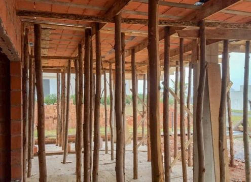 Escora para laje de Eucalipto (lote com 125 estronca de 3 metros)