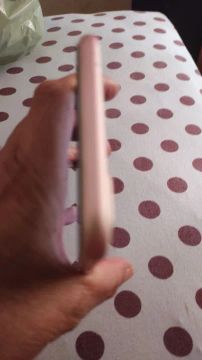 Vende se um iPhone 8 semi e nova 