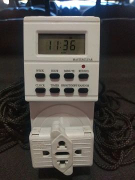 Automatizador para casas de veraneio e afins.