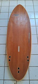 Vendo 2 pranchas da marca power light mil reais cada sem quilhas
