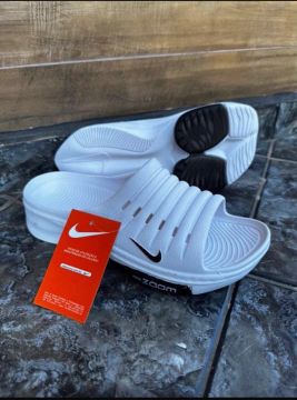 Sandália Nike Zoom branca
