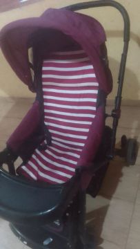 Carrinho de Bebê -  Prático e Confortável