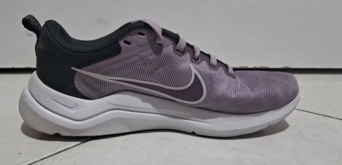 Tênis Nike Feminino - Tamanho 37 - Novo