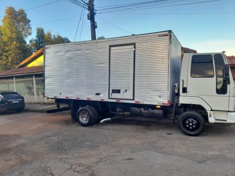 Ford cargo 815 2001