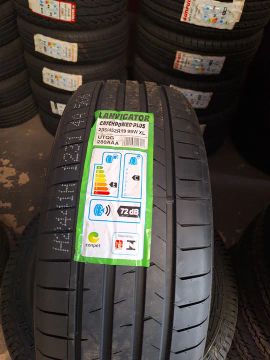 PNEI ORIGINAL 235/45/19