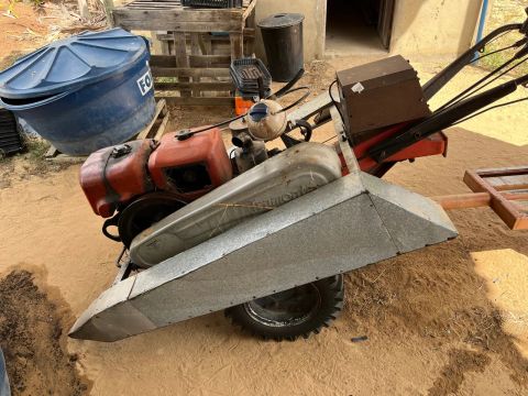 Micro trator Tramontini GN18 + Roçadeira + cultivador