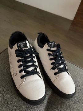 Tênis Colcci em couro, original, pouco uso, 41/42