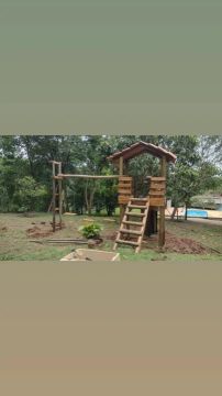 Playground parquinho em madeira 