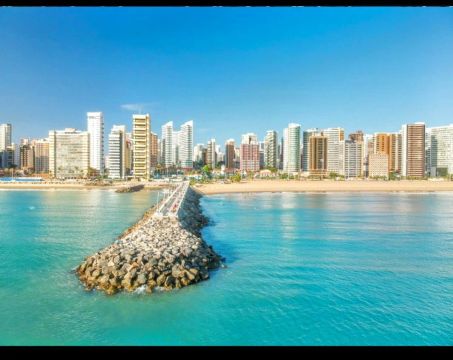  Apto  dois quartos à vista mar na praia de Iracema. 
