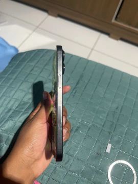 iPhone 15 Pro Max com caixa 