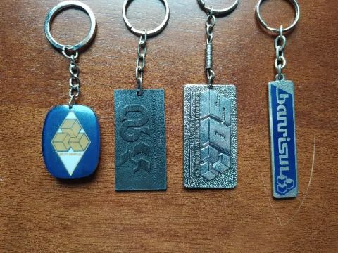 Lote chaveiros Banrisul metal e plástico