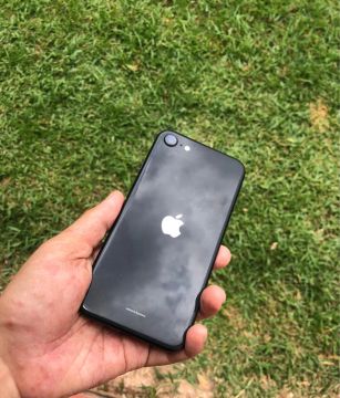 iPhone SE 2 geração (2020) - Usado
