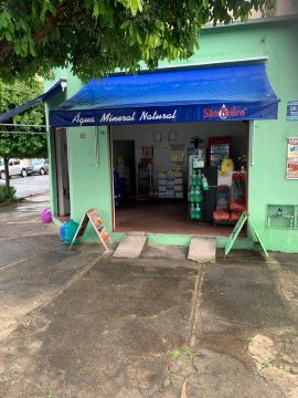 Vendo , Depósito de Água Mineral 