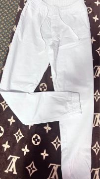 Calça branca M . 38  'última unidade