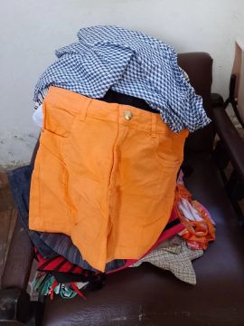 Sobra de loja tudo barato pra sair rápido 