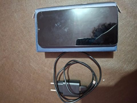 Celular MOTO E22 semi novo 128GB e 4GB RAM (com caixa e carregador) avaria na lateral