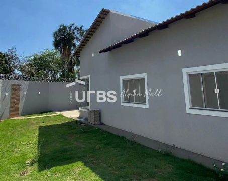 Casa de esquina belíssima com 3 quartos - Jardim Itaipu