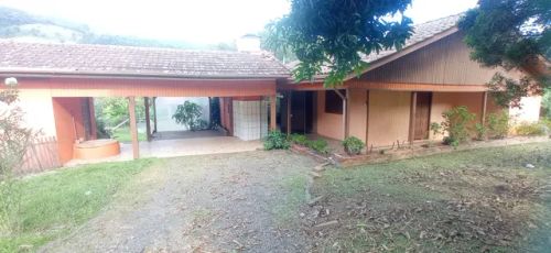 Chácara com casa , rio nos fundos,roças 